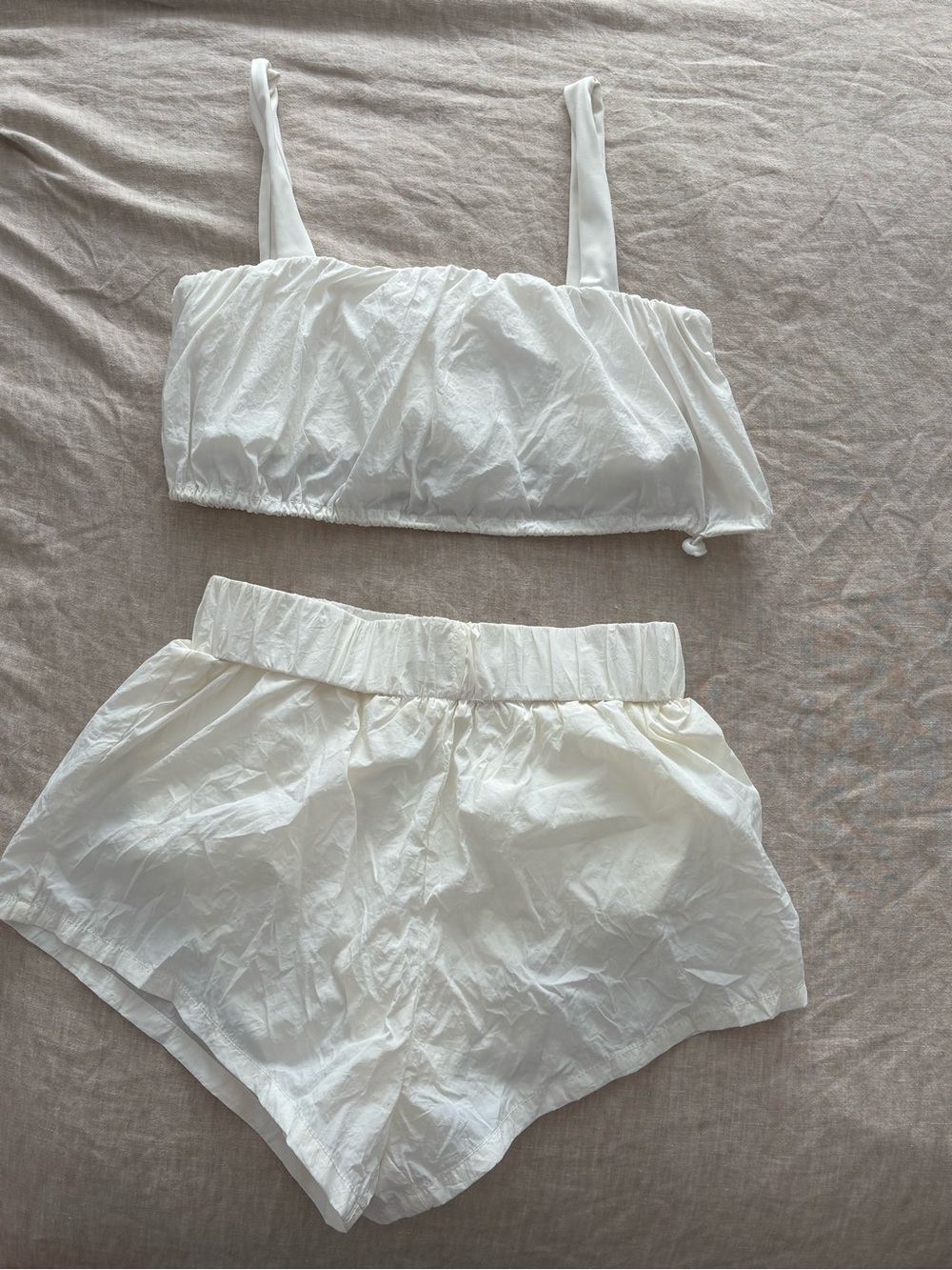 Daily Drills White Two-Piece Crop Tank workout Shorts Set - Picture 2 of 2